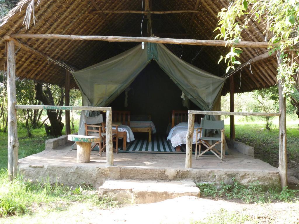 ホテル Enchoro Wildlife Camp Ololaimutiek エクステリア 写真