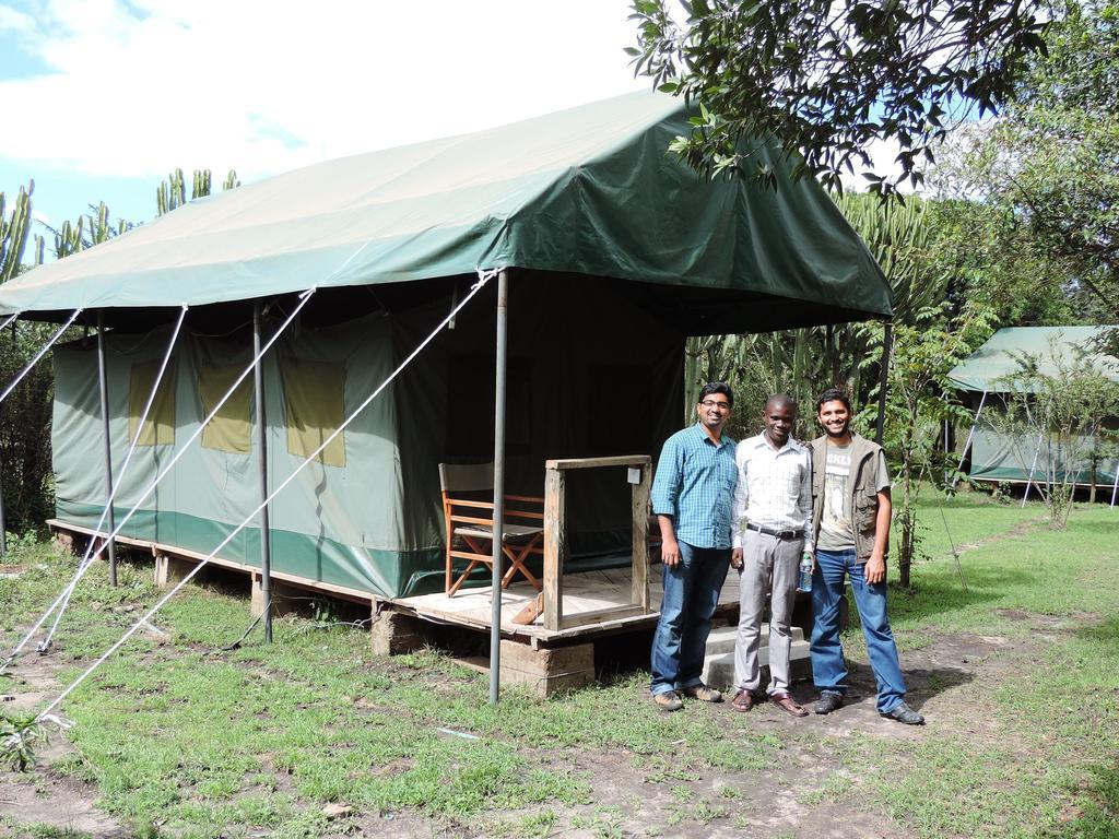 ホテル Enchoro Wildlife Camp Ololaimutiek エクステリア 写真