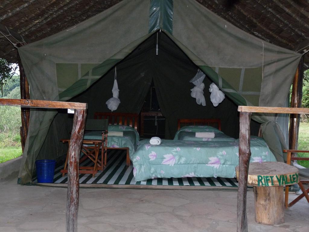 ホテル Enchoro Wildlife Camp Ololaimutiek エクステリア 写真