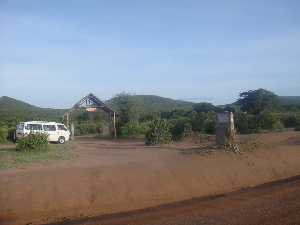 ホテル Enchoro Wildlife Camp Ololaimutiek エクステリア 写真