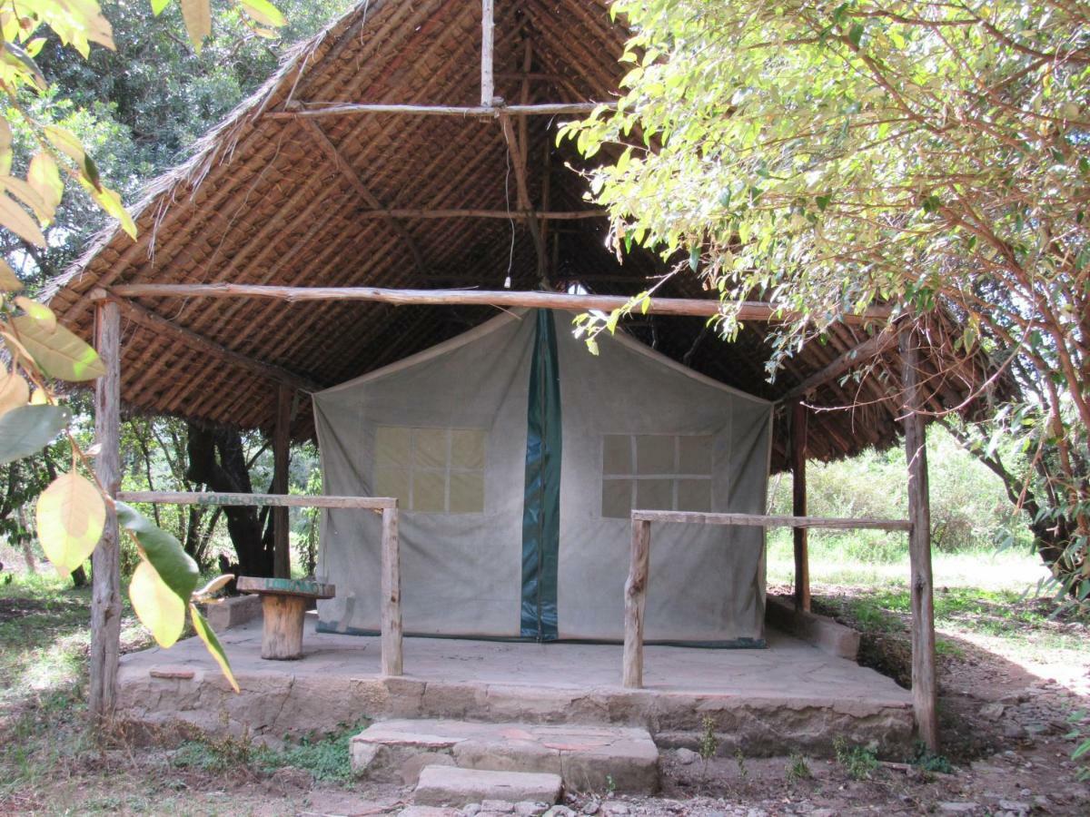 ホテル Enchoro Wildlife Camp Ololaimutiek エクステリア 写真